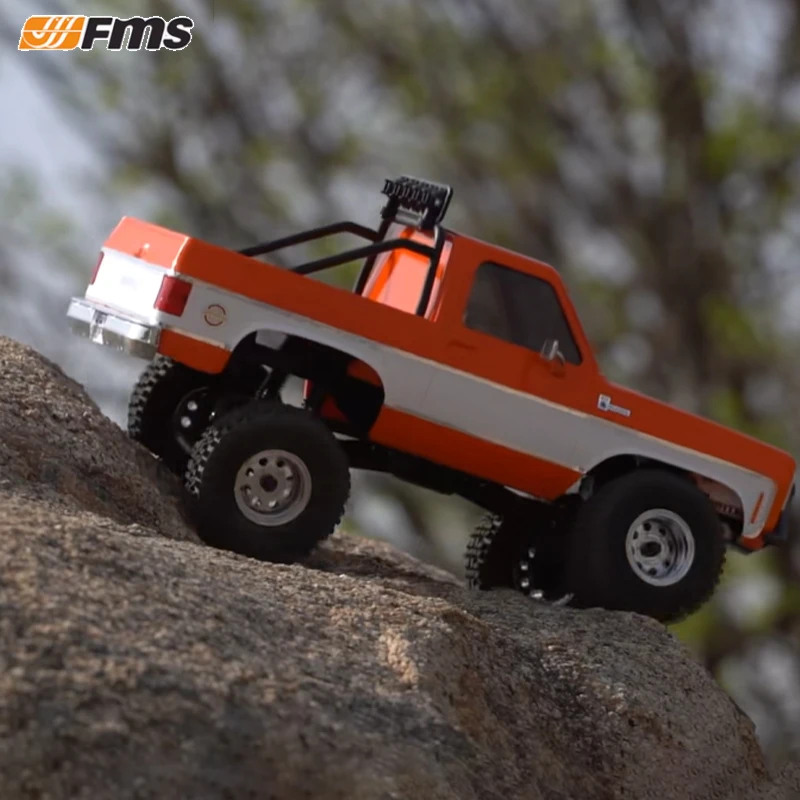 

FMS 1/24 K5 Remote Control BLAZER Small Scale 4WD Dual Speed Door Bridge Off Road Vehicle Simulation Model Toy Gift