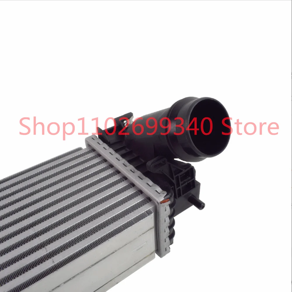 EH940003 14461-4KV1A 14461-4JA0B อลูมิเนียมอินเตอร์คูลเลอร์สำหรับรถกระบะนิสสันนาวารา NP300 D23M แนวหน้า2016