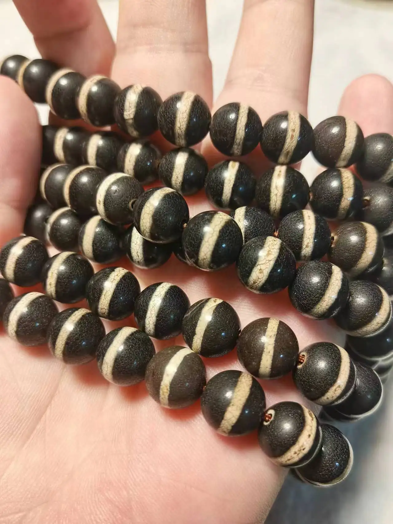 

108PCS/LOT First Line Pharmacist Agate Tibetan Ethnic Style Prayer Beads Natural Stone Materials Free Shipping