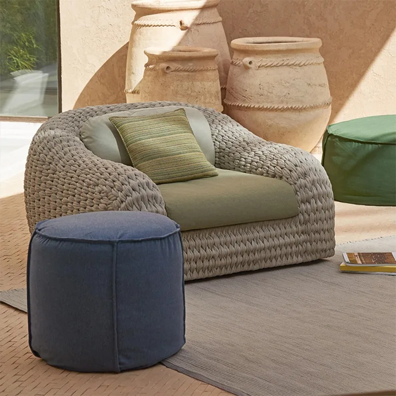 Open-air country bed and breakfast villa courtyard garden leisure bird's nest rattan chair
