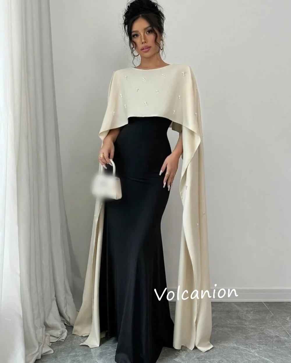 Gaun Panjang Leher-o Terompet Manik-manik Jersey Kustom Acara Dipesan Lebih Dahulu Pesta Prom Gaya Modern Pencocokan Indah