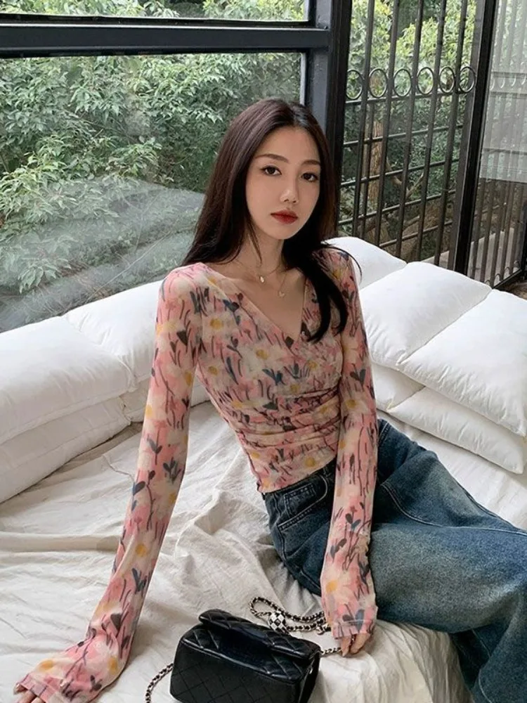 

Irregular Sweet Print Blouse Women V Neck Vintage Shirts 2024 Blusas Mujer De Moda Pleated Shirts Korean Temperament Crop Tops