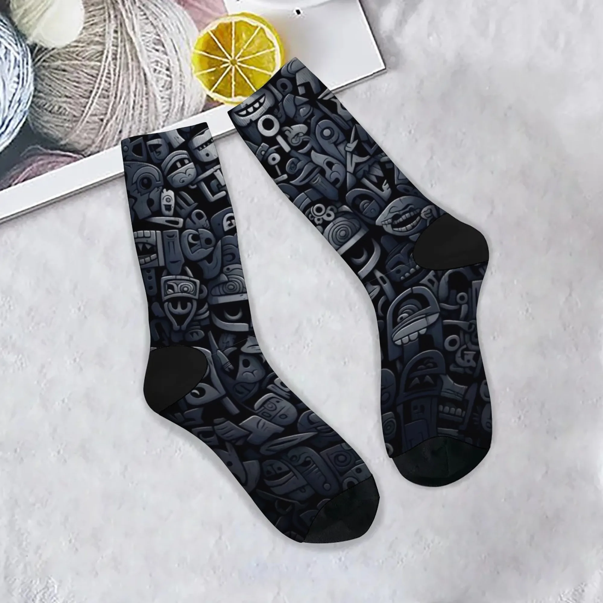 Novel Harajuku Retro Geometric Civilization Totem Print Men's Socks Comfortable Breathable Non-slip Socks Street Party Fun Gift