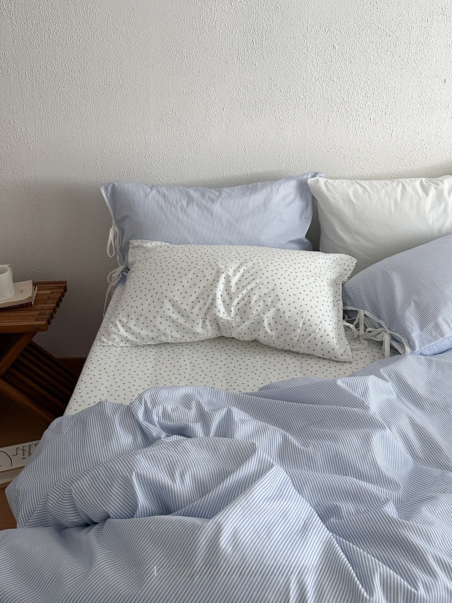 

Комплект постельного белья из чистого хлопка с синими полосами и узором «Синяя звезда», художественный дизайн, полностью хлопковый, с пододеяльником и простыней.