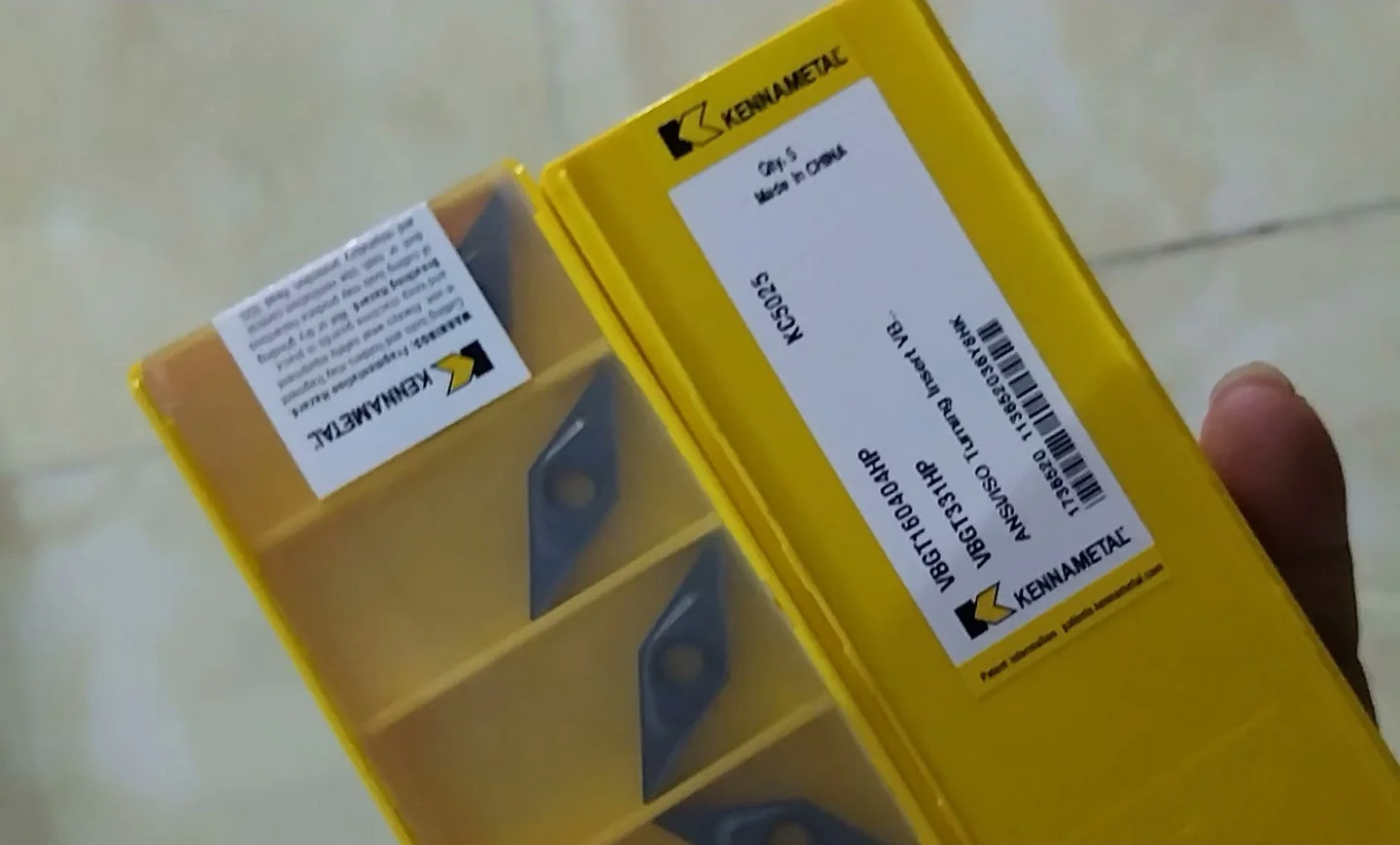 

Hard alloy cutting blades VBGT160404HP KC5025