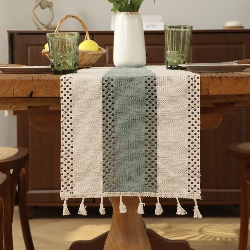 Rustic Style Knitted Hollow-out Table Runner Soft Splicing Farmhouse Tablecloth with Tassels Washable Bohemian Table Flag