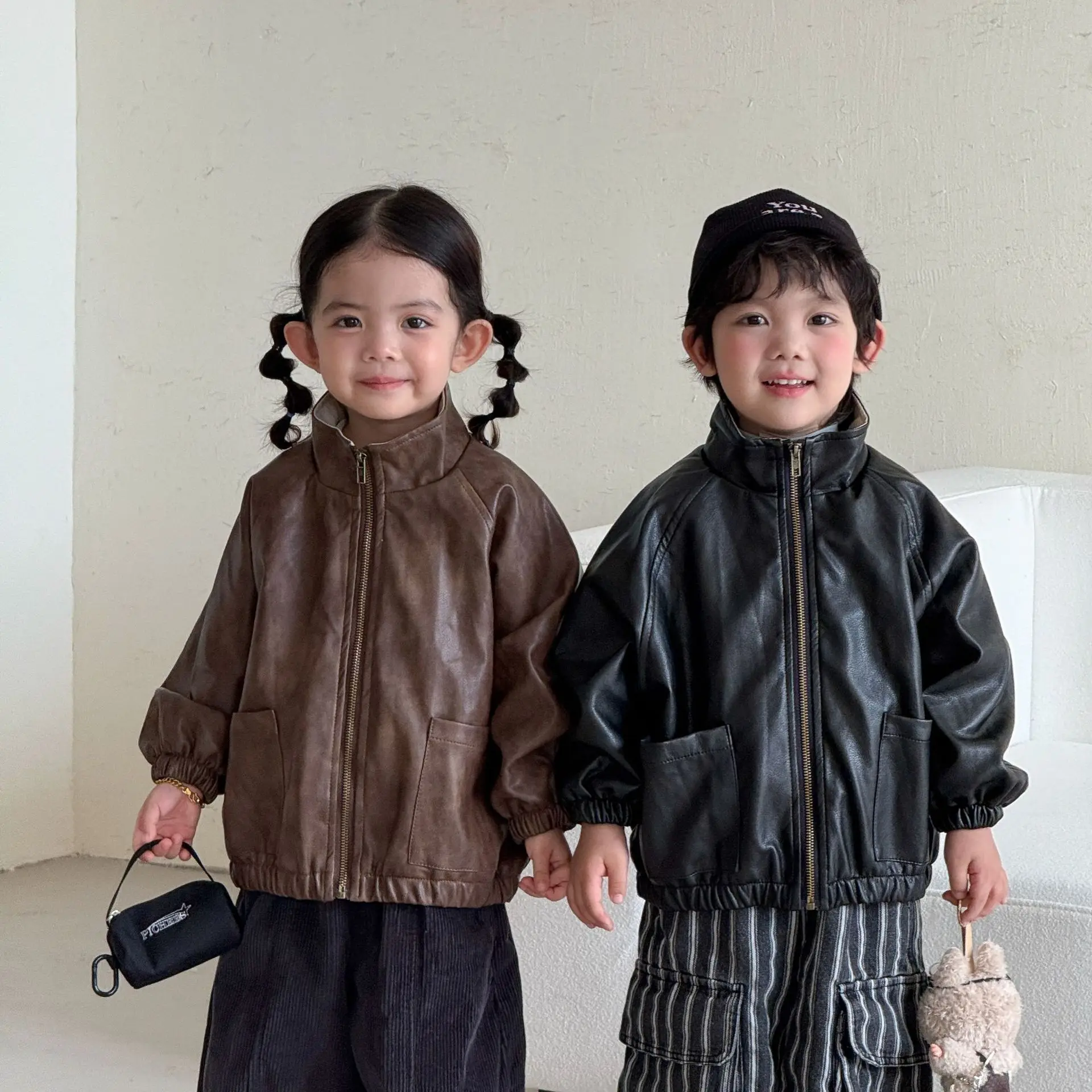 2026 Winter New Children Leather Jacket Plus Velvet Thick Boys Pu Jacket Girls Fashion Patchwork Biker Jacket Kids Zipper Coat