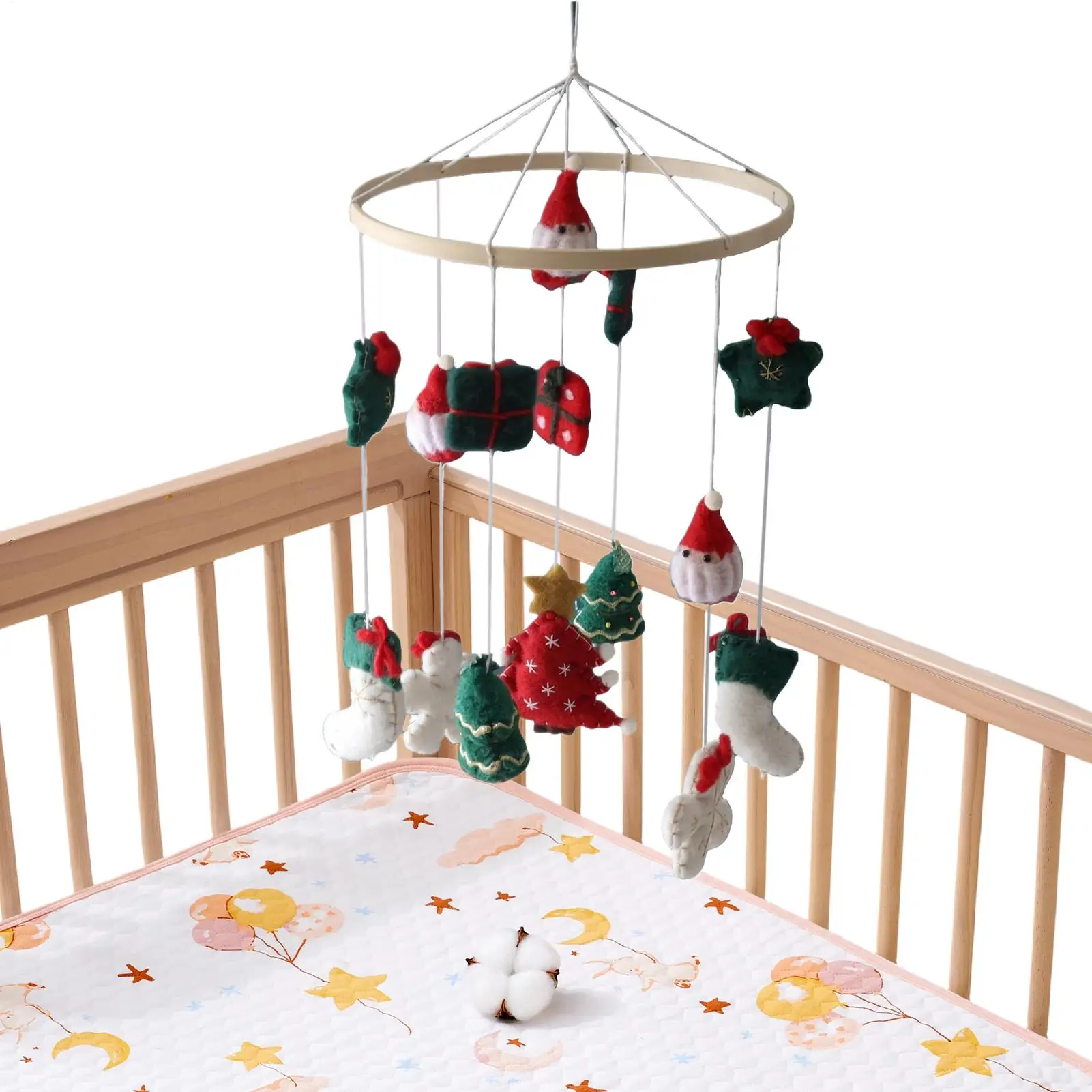 mobile-natalizio-per-la-culla-con-decorazioni-a-tema-natalizio-albero-di-natale-babbo-natale-calze-e-giocattoli-realizzato-a-mano-ideale-per-la-cameretta-dei-bambini-sia-maschile-che-femminile-per-la-stanza-dei-bambini-o-la-camera-da-letto