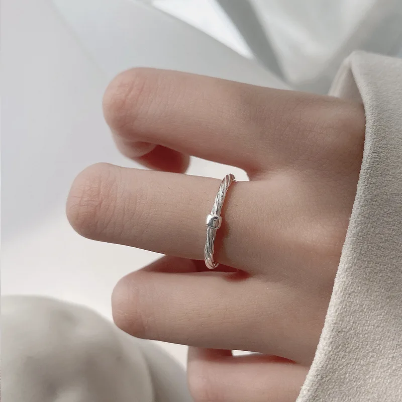 خاتم نسائي من الفضة النقية S925 بنسبة 100% مجوهرات فاخرة بسيطة وخفيفة