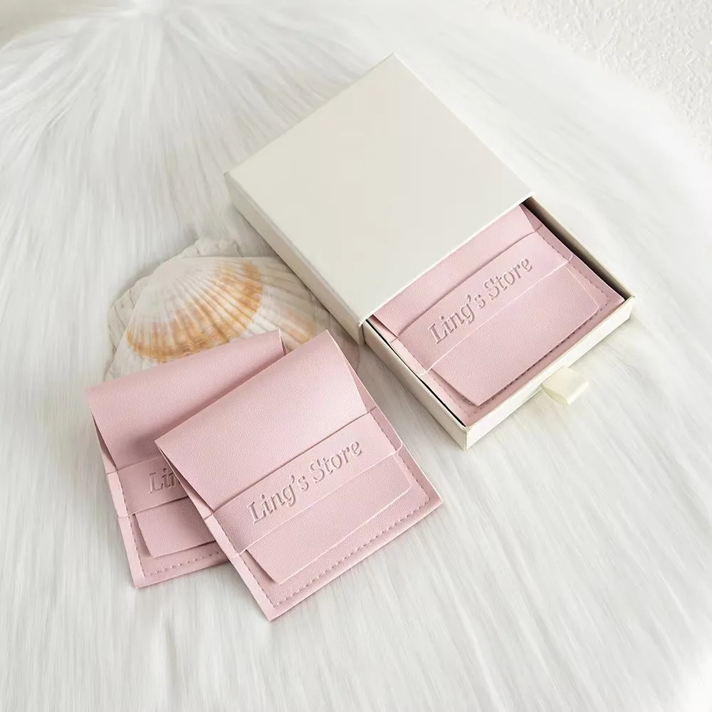 

50/100pcs Personalized Logo 8x8cm Pu Leather Strip Bag Small Jewellery Envelope Jewelry Pouch For Ring Earrings Bracelet Pendant
