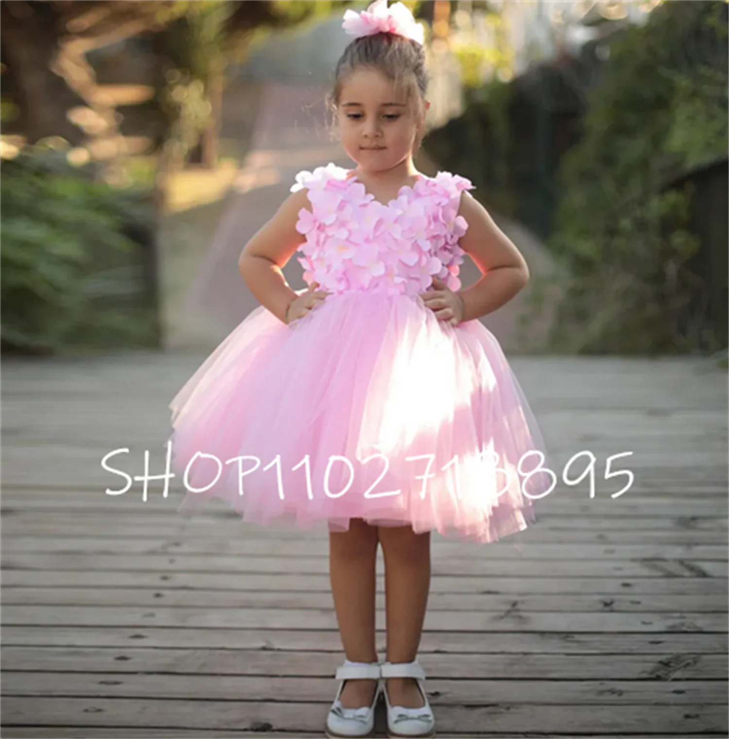 

Pink Girls Princess Dresses V-Neck Sleeveless 3D Flower Tulle First Communion Gowns Wedding A-Line Puffy Flower Girl Dress