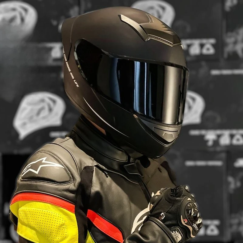 

Full Helmet Men's and Women's Four Seasons Locomotive Electric Vehicle Personalized Rider Ride Winter