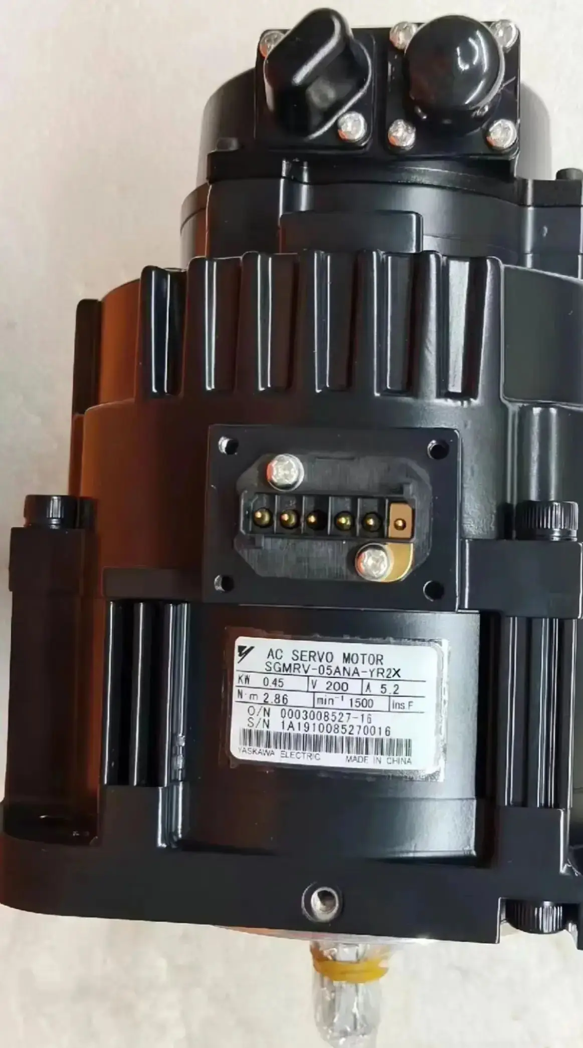 

Brand New SGMRV-05ANA-YR2X Servo Motor，SGMRV 05ANA YR2X，In Stock