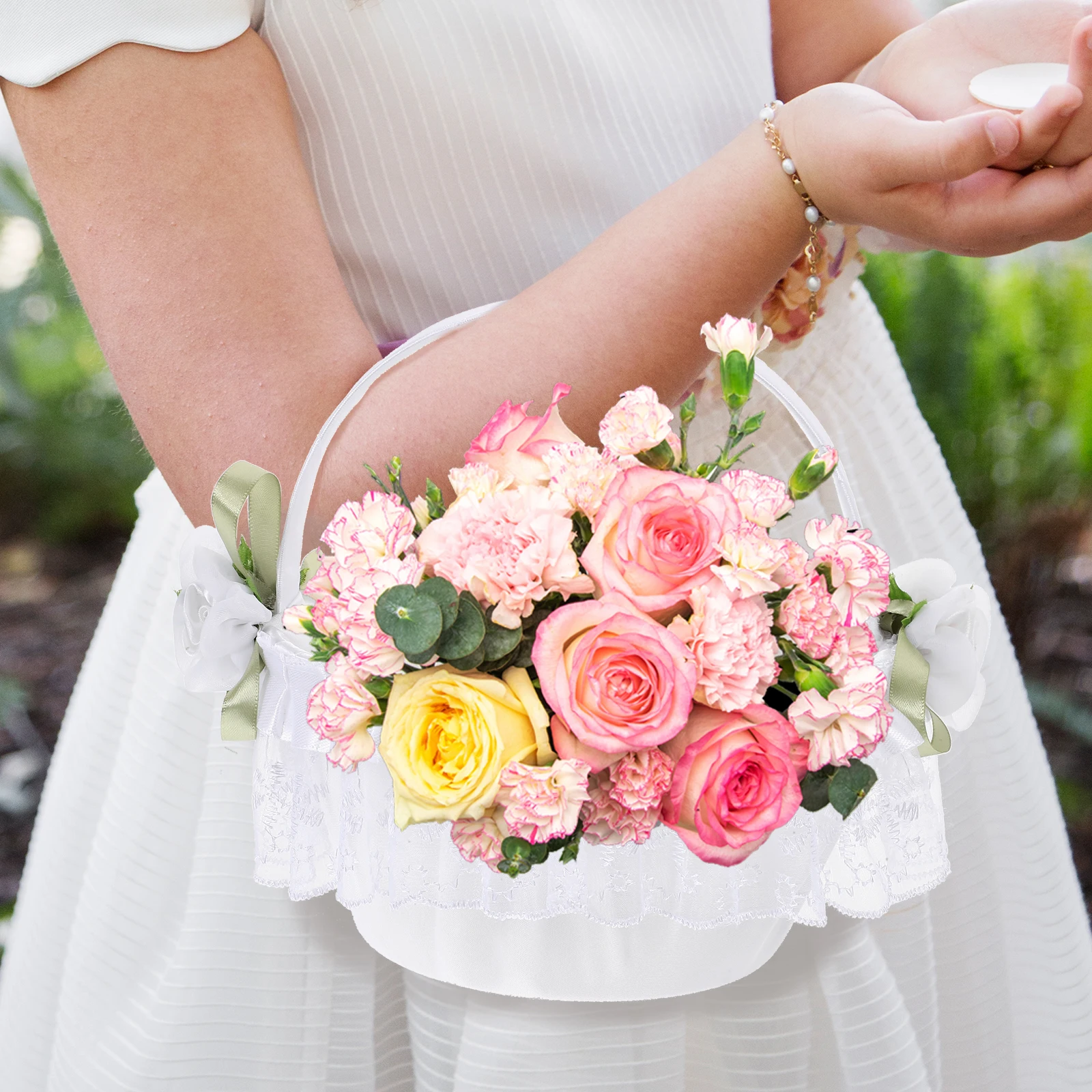 

Lace Bow Handbasket Wedding Flower Girl Bridal Party Basket for Bouquet Storage Decor Petals Gifts Elegant Storage Basket Home