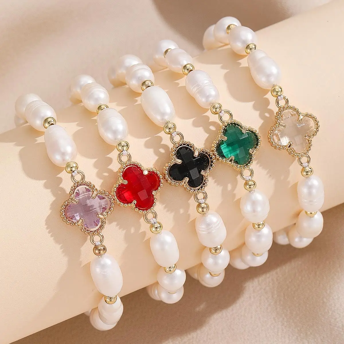 

A Freshwater Pearl Four-Leaf Flower Bracelet, Luxurious And Simple Ins, Suitable For Banquets And Weddings, A Gift For Girls