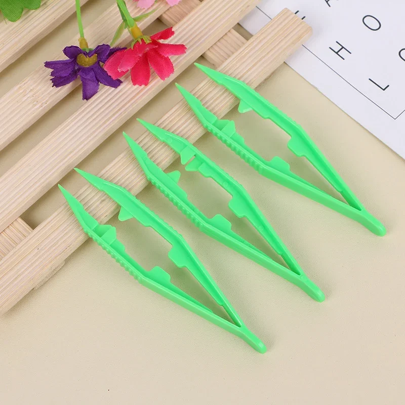 Plastic Tweezers for Kids, Small Disposable Tweezers, Medical Repair Tools, Crafts Clips, Random Color, 10 PCs