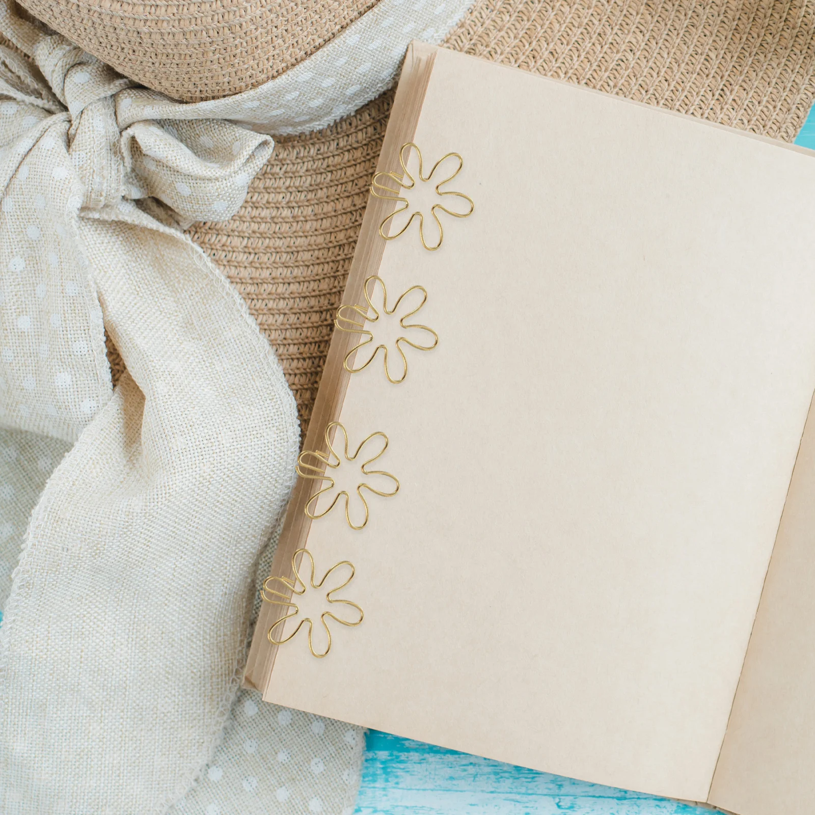 

30pcs Paper Clips Metal Creative Desk Accessories Gold Paper Clips Firm Structure Office School Use Files Photos