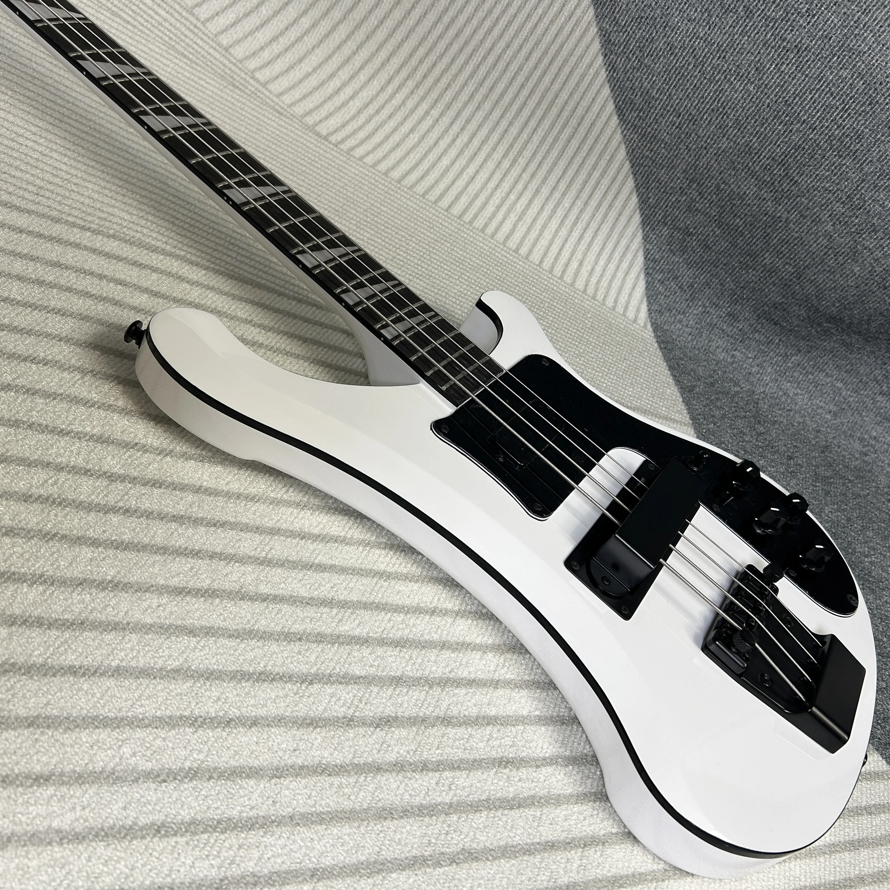 

White Hot Sale Bass Guitars 4003 Version Rickenback Scale Length 844 mm