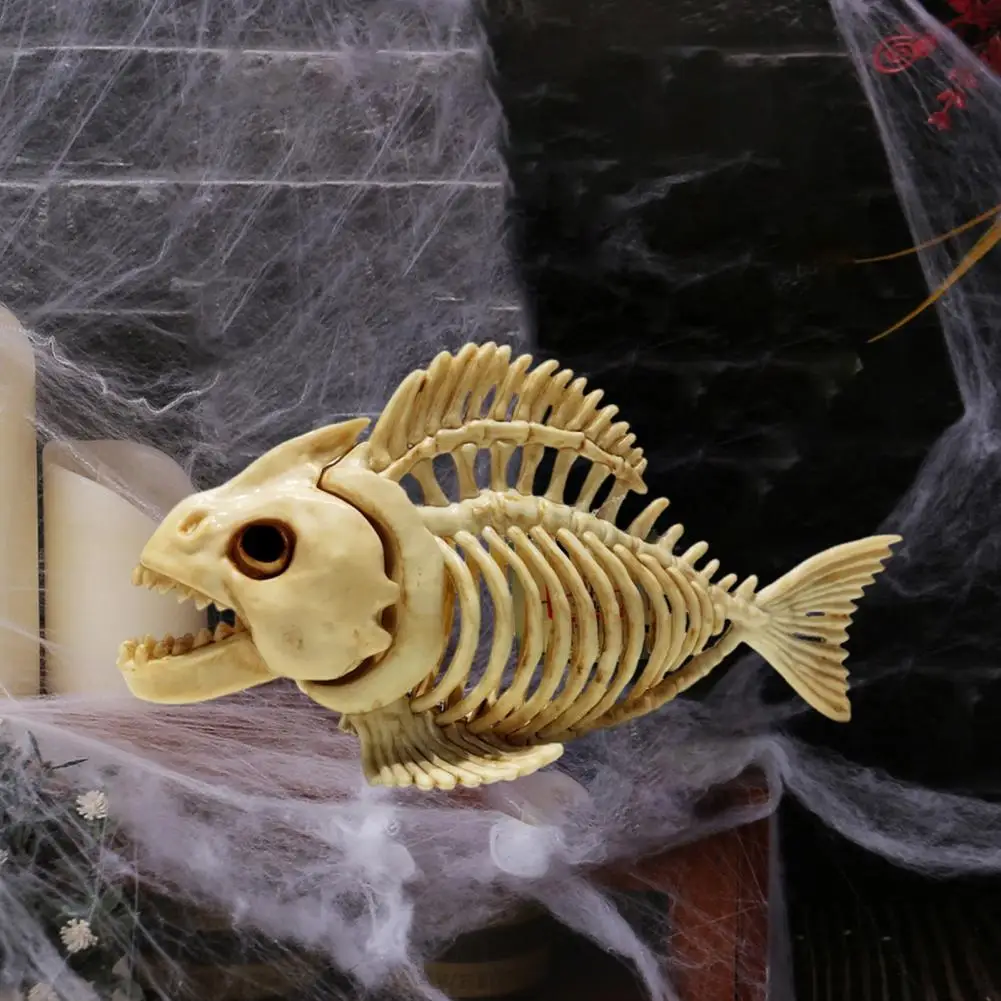 Fish Bone Ornament Versatile Fish Ornament Realistic Skeleton Fish Model for Halloween Decor Plastic Carp Skull Bone for Home