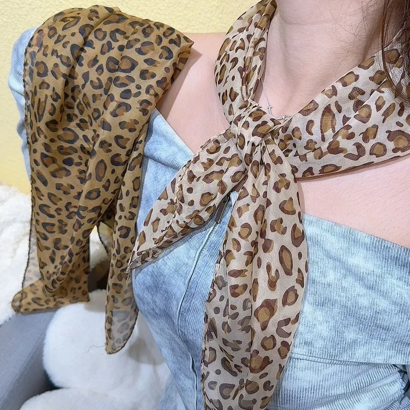 1/2 pçs retro leopardo impressão lenço quadrado para mulheres cetim borda fina lenços cabeça banda moda y2k senhora cabelo xale envoltório lenço