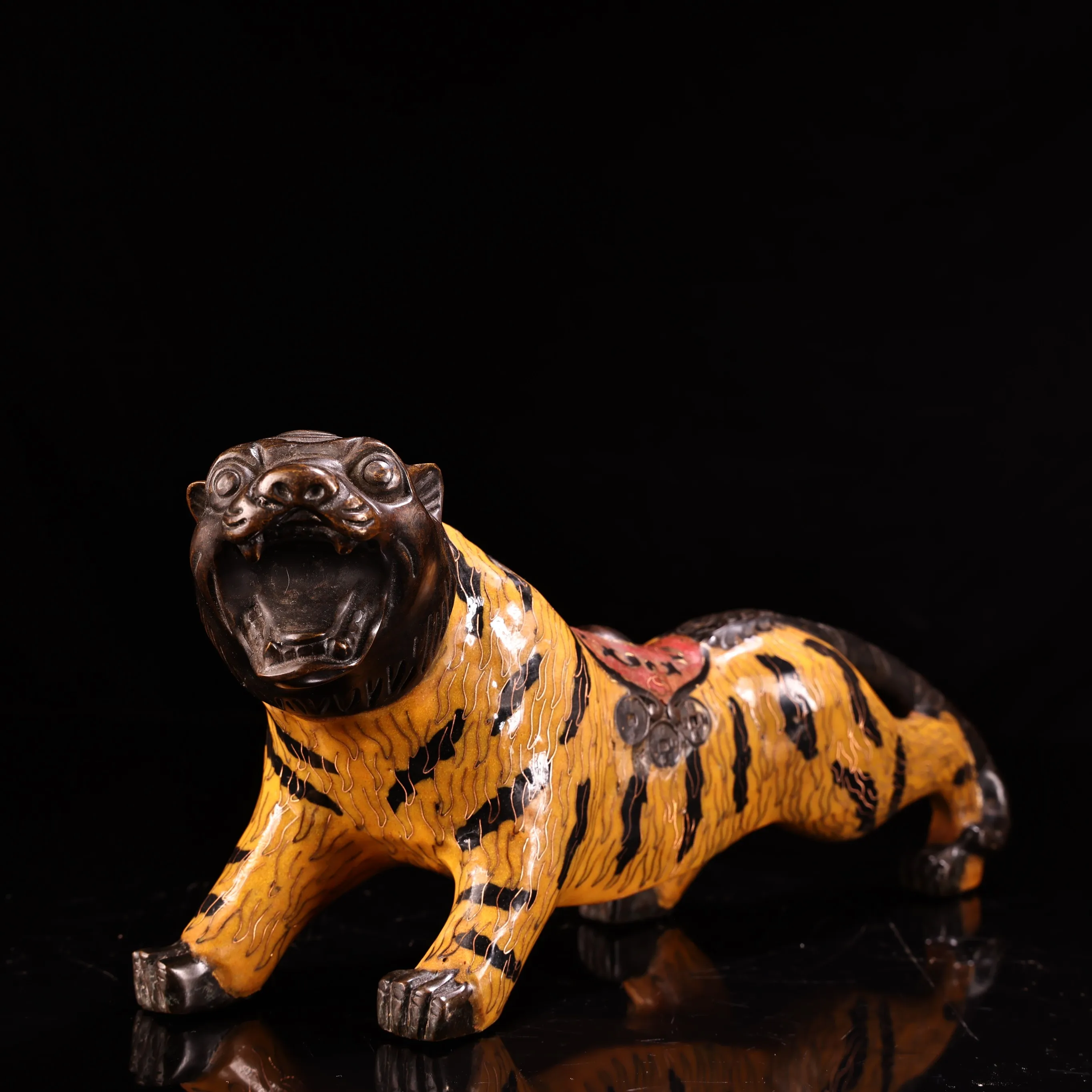 12 "Xizang Folk vieux Bronze cloisonné émail motif floral statue de tigre roi tigre Amass richesse ornements maison de ville