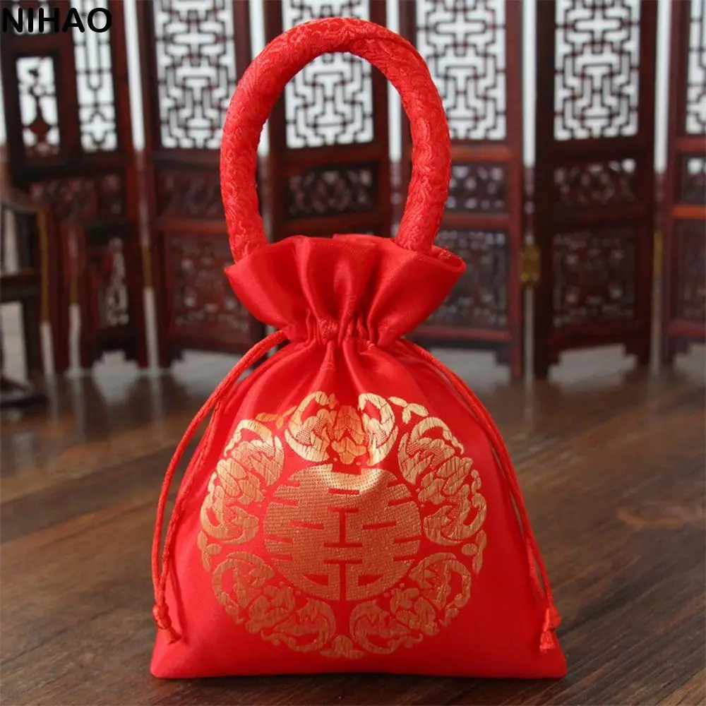 

Portable Drawstring Brocade Bride and Groom Party Supplies Chinese Knot Handle Bag Wedding-favor Gift Package Bag Candy Bag