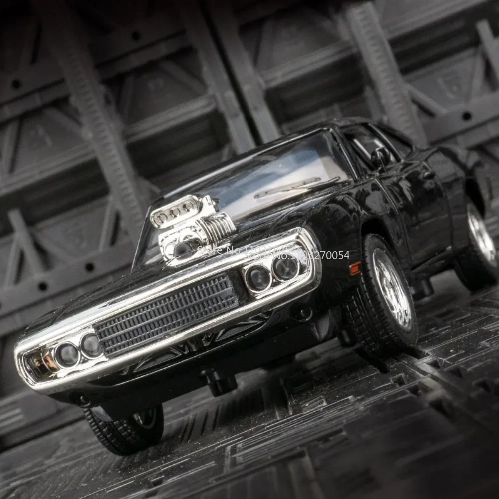 1:32 Dodge Charger 1970 รถDiecastรุ่นของเล่นโลหะผสมยานพาหนะ 4 ประตูเปิดเสียงดึงกลับของเล่นเด็กคริสต์มาสของขวัญ