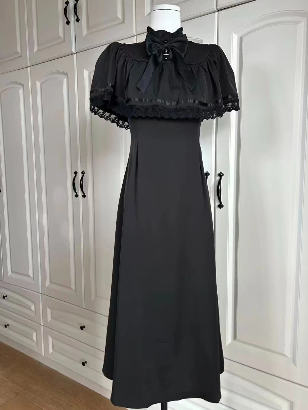 Thumbnail 4 - #6 Trending Evening Dresses Right Now