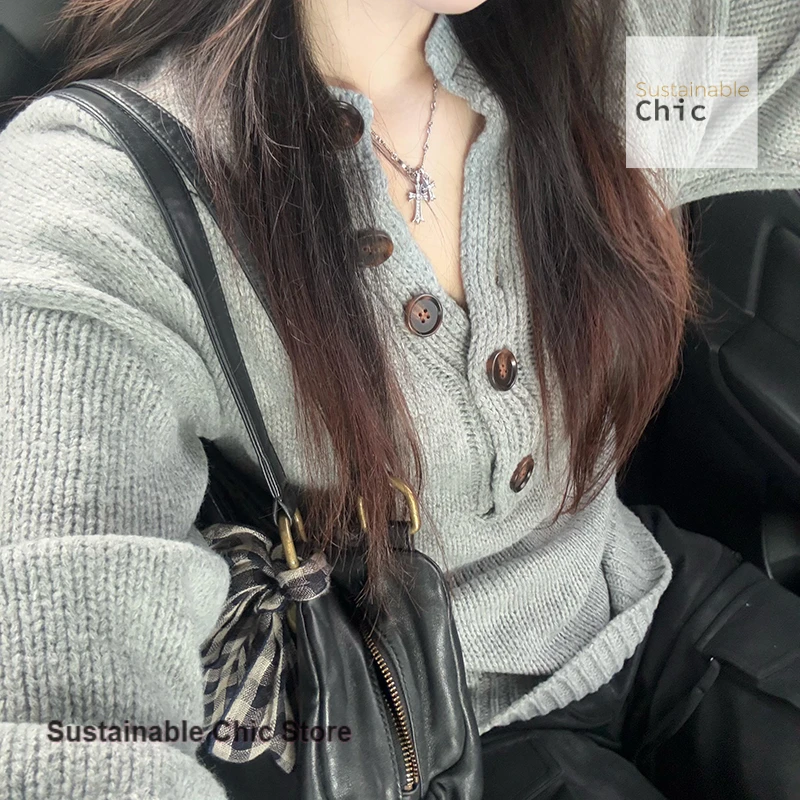 한국 스타일의 분위기 있는 회색 브이넥 스웨터 여성용 가을 겨울 신상 패션 캐주얼 조커 스웨터