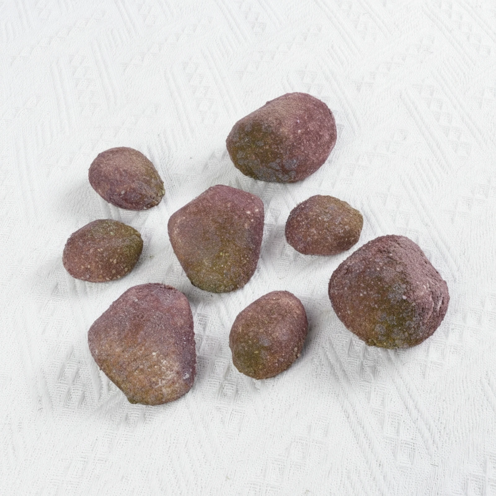 8 Pieces Artificial Pebbles Natural-Looking Fake Pebbles Faux Rock Textured Faux Stone Weather-Resistant for Landscapers, Garden