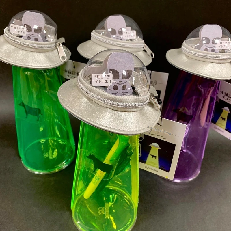Estuche impermeable para lápices de nave espacial alienígena, suministros escolares, caja de lápices de cilindro Vertical, bolsa de muñeca de nicho divertida, regalo de ceremonia de apertura