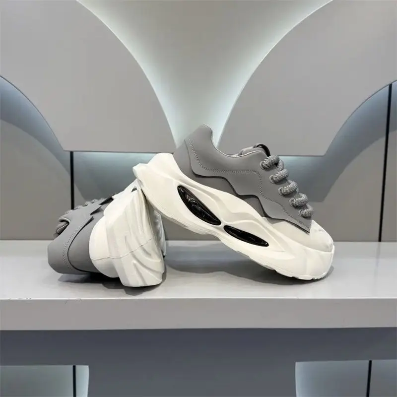 

Men's 2025 Spring New European Style Chunky Sneakers Thick Soled Air Cushion Elevator Sports Dad Shoes Comfortable Casual