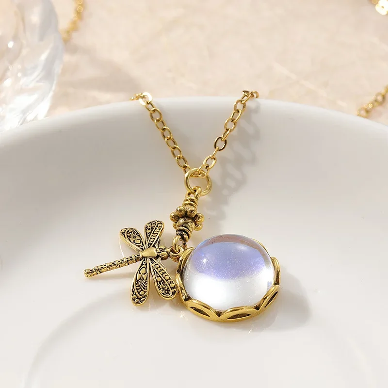 Creative Vintage Inlaid Synthetic Moonstone Dragonfly Shaped Pendant Necklace for Women's Fashion Exquisite Jewelry Accessories