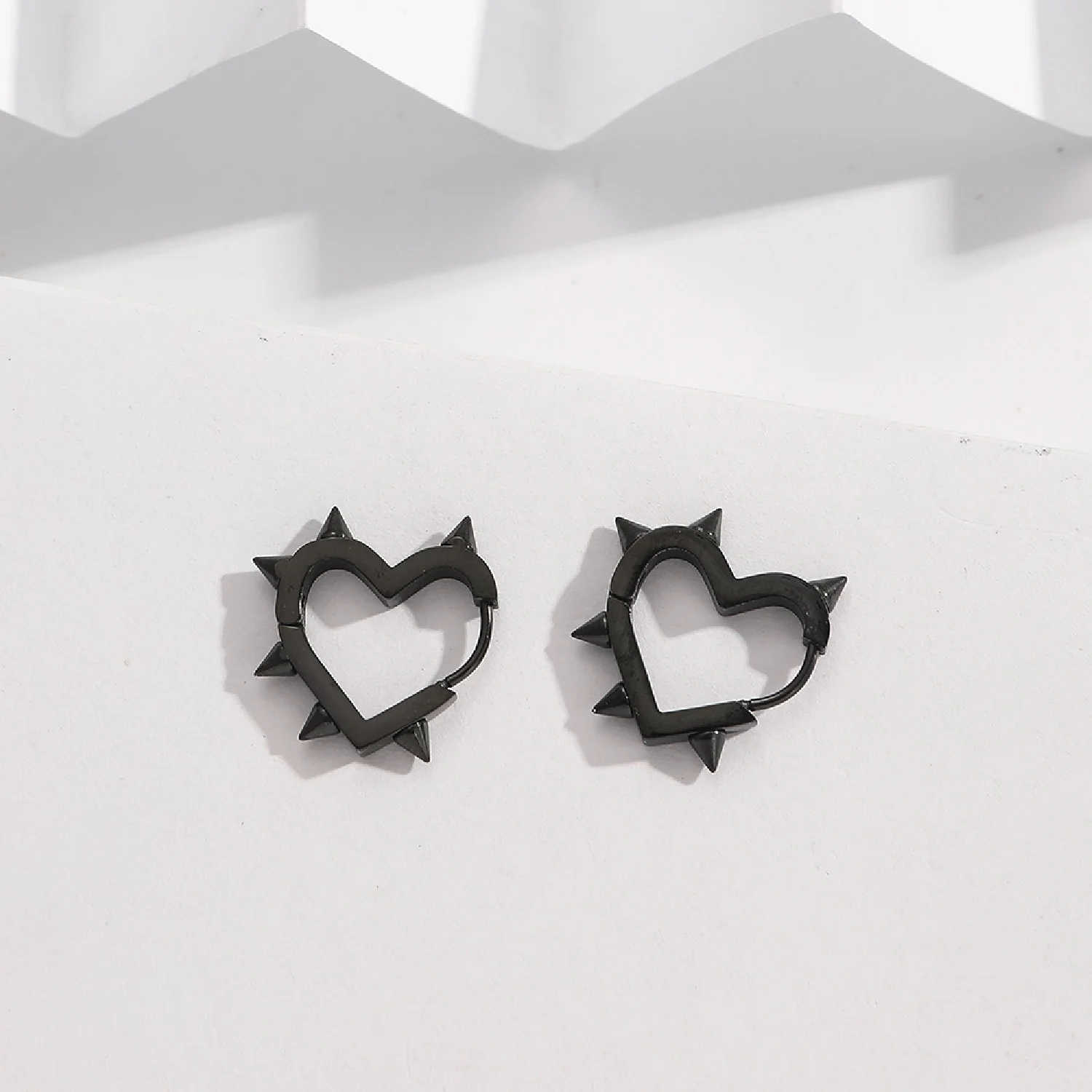 Stainless steel earrings woman Prickly Heart small hoop earrings Round huggies earrings fashion jewelry wholesale