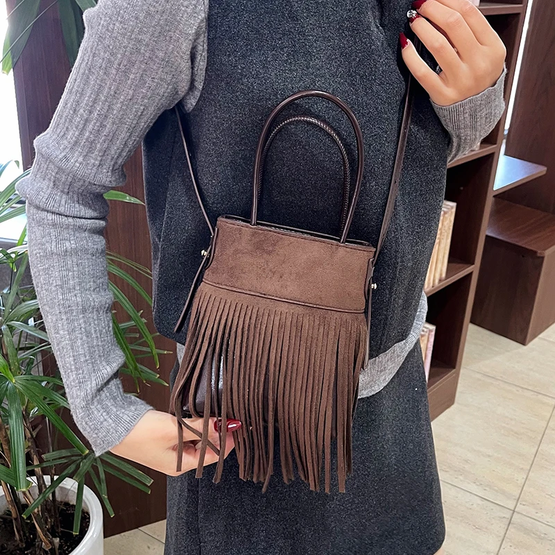 

Женская мини-сумка-тоут из замши с бахромой, сумка через плечо с верхней ручкой, сумка-кроссбоди в стиле бохо для повседневного использования и праздников