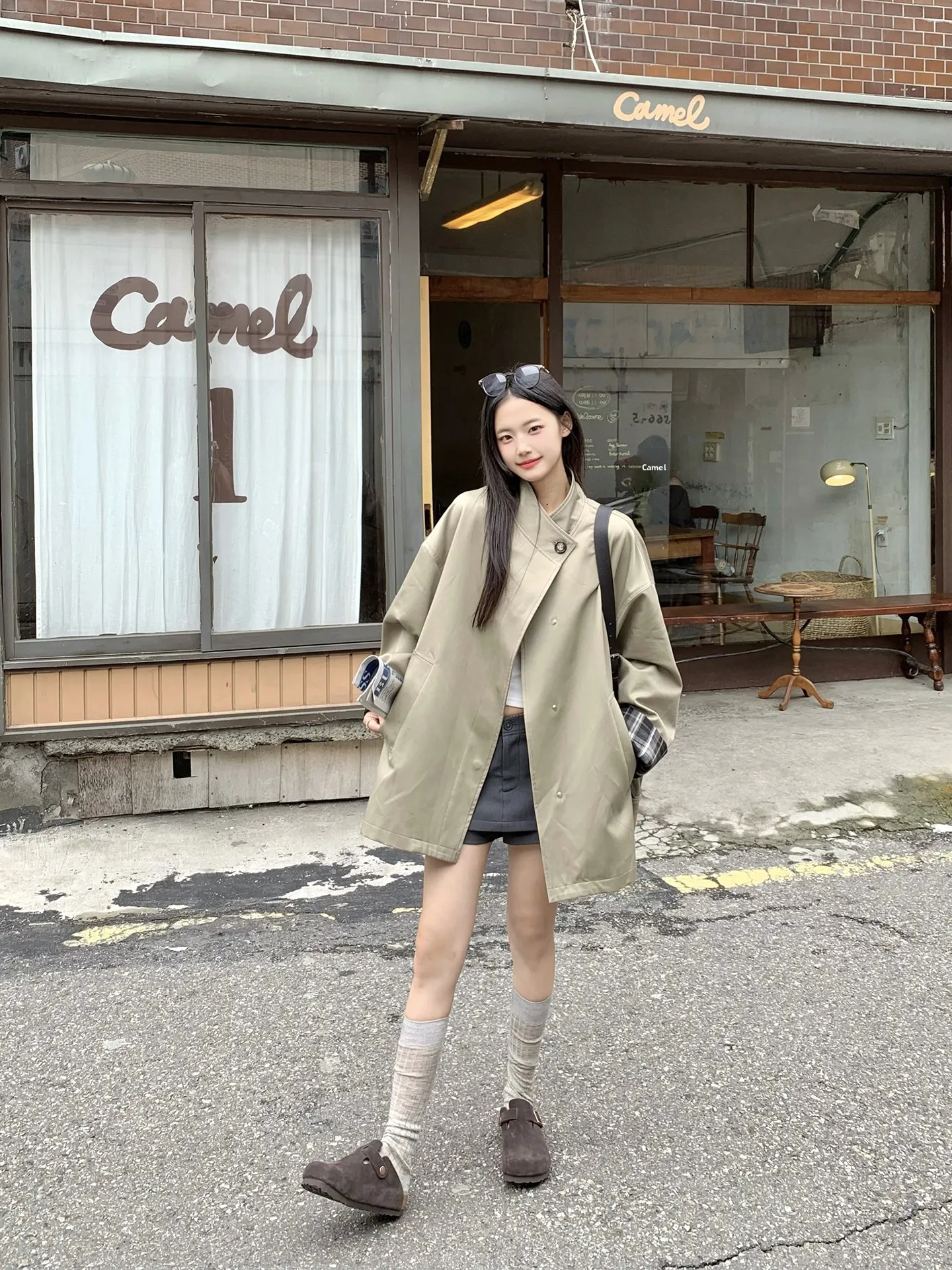 

Утягивающее женское пальто в клетку большого размера, осеннее женское пальто Briti Sle, длинный свек, воротник-стойка, средней длины, на одной пуговице