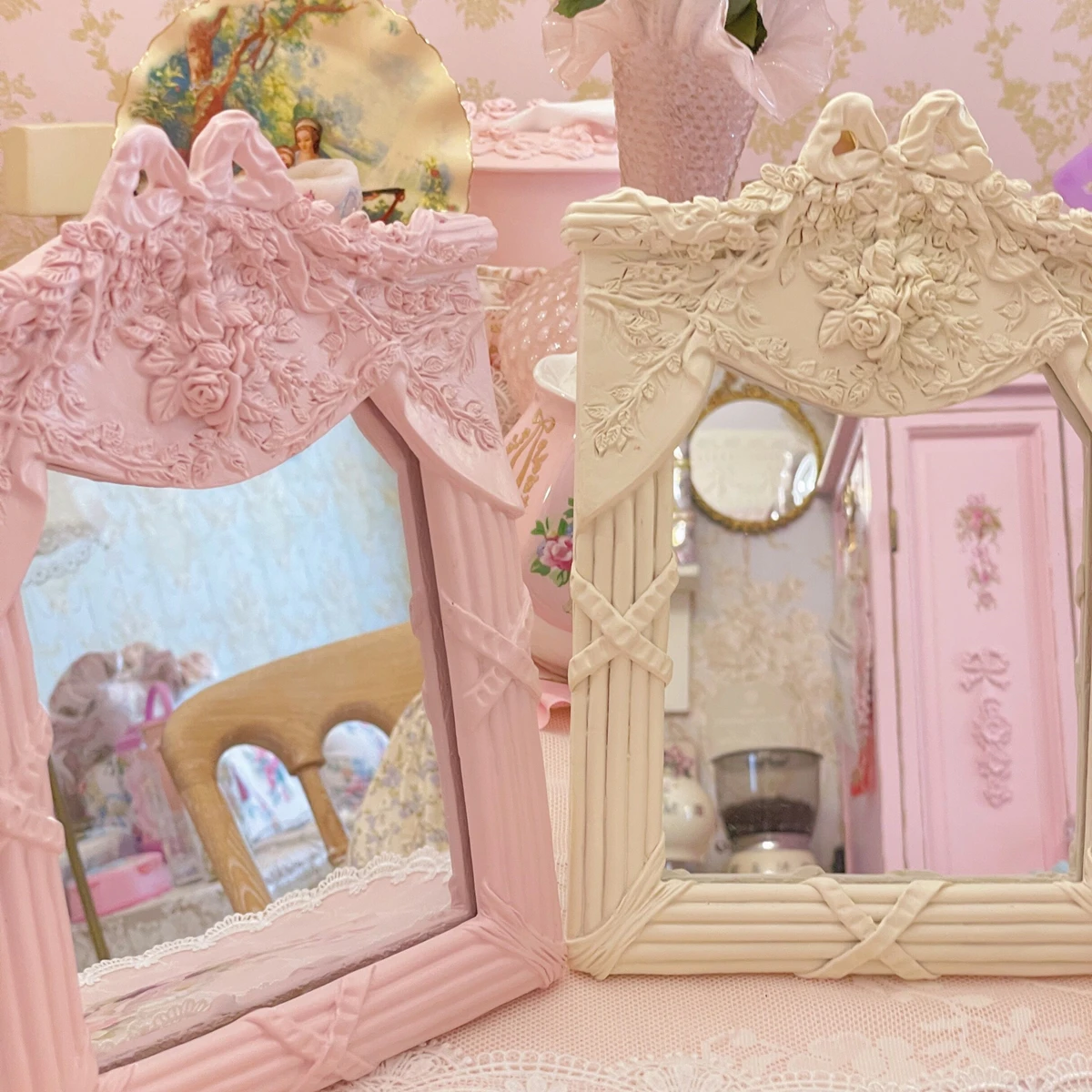 1Pc Creative bow Mirror Desktop Cosmetic Mirror Bathroom Mirror Decorative Waved Vintage Pink Mirror Home Decor