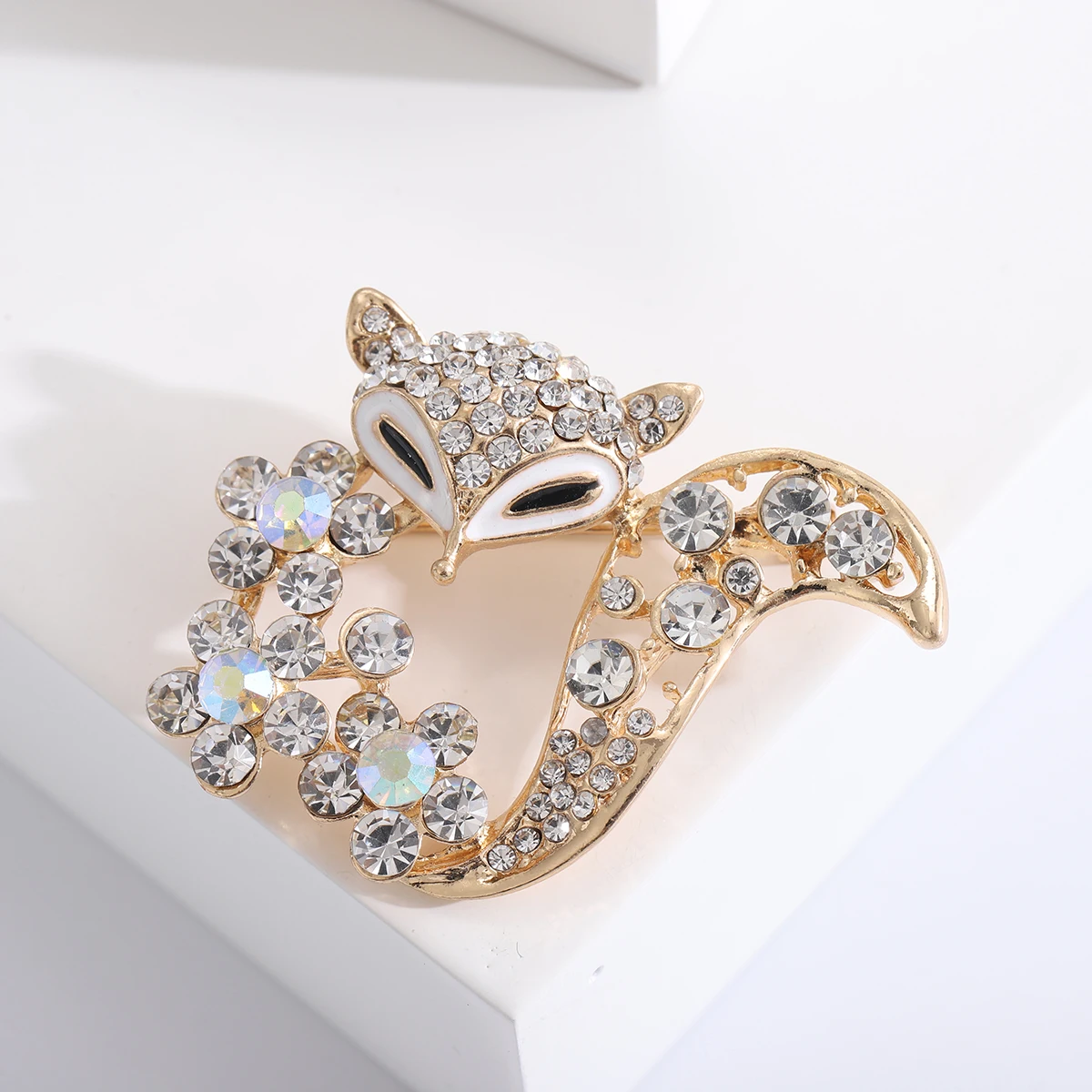 Sparkling Rhinestone Fox Brooches for Women Unisex Animal Pins Casual Party Accessories Gifts