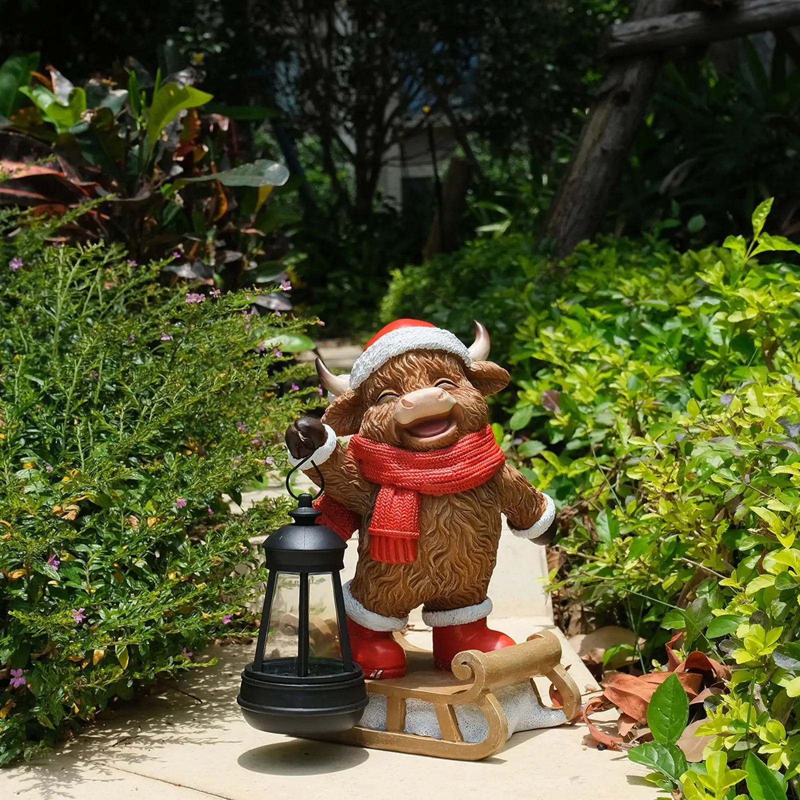 Cow Figurine Cute LED Lighted Solar-Powered Resin Decoration Christmas Outdoor Figurine Lights For Home Pathway Party Holiday