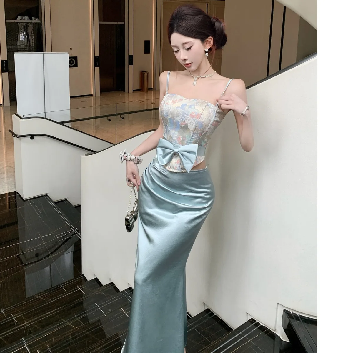 

Летний модный комплект Aileen: уникальный дизайн, облегающая юбка и топ, женский комплект из четырех предметов