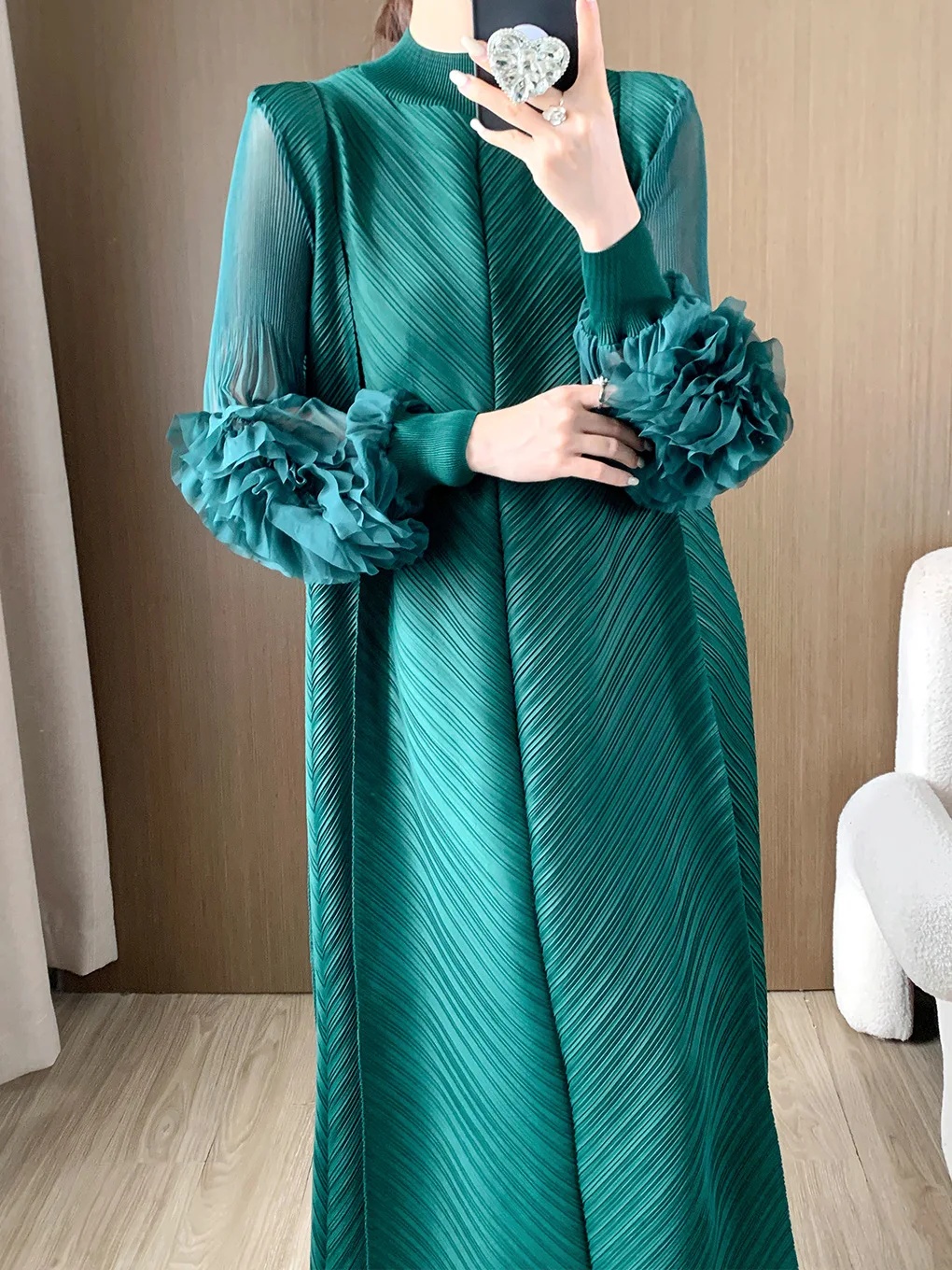 Miyake Pleated Heavy Industry Flower Disc Geometric Pleated Dress Versatile Age-reducing Mother Outfit 2025 for Women