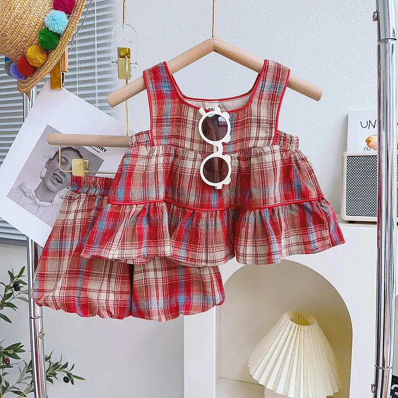 Комплект одежды для девочек 2-7 лет, клетчатая рубашка без рукавов и шорты, корейский стиль, комплект одежды для маленьких девочек Комплект одежды для девочек 2-7 лет, клетчатая рубашка без рукавов и шорты, корейский стиль, комплект одежды для маленьких девочек