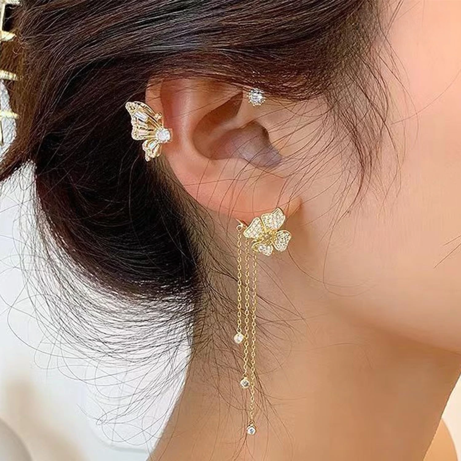 2PCS Butterfly Flowers Ear Cuffs Earrings Non-Pierced Sparkle Crystal Butterfly Tassel Chain Earrings Jewelry for Women
