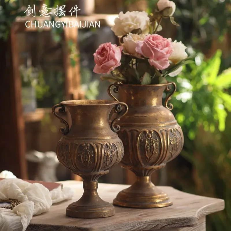 Classical Goblet Flower Ornament Retro Gold Wrought Iron Garden Courtyard Balcony Decoration Vintage Metal Floral Accent