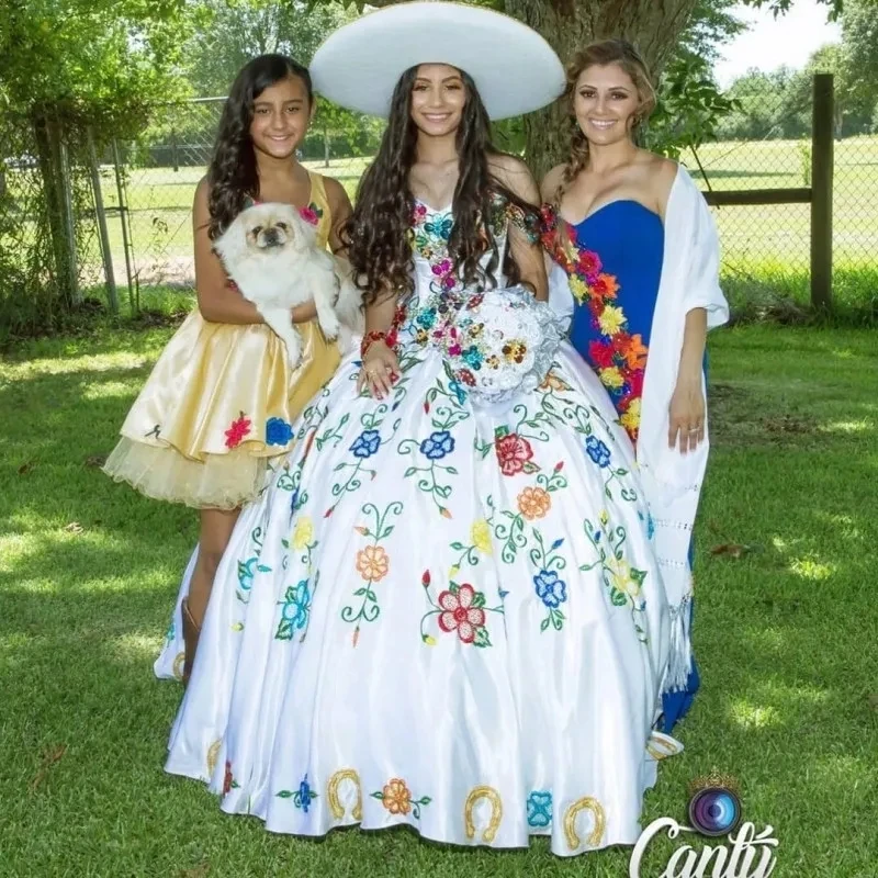 فساتين أميرة بيضاء Quinceanera ، ثوب حفلة ، لؤلؤ مطرز على شكل قلب ، حلوة 16 فساتين ، 15 سنة