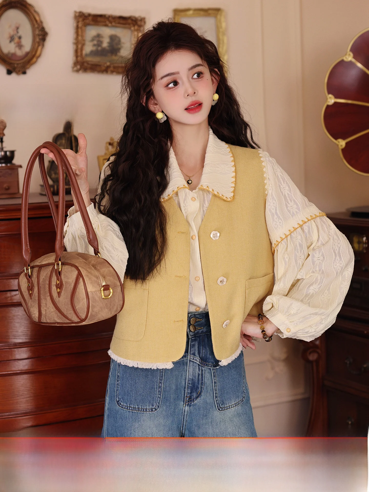 

Женский укороченный жилет i Color Svel: модный, стильный, с пуговицами, однотонный, для осени