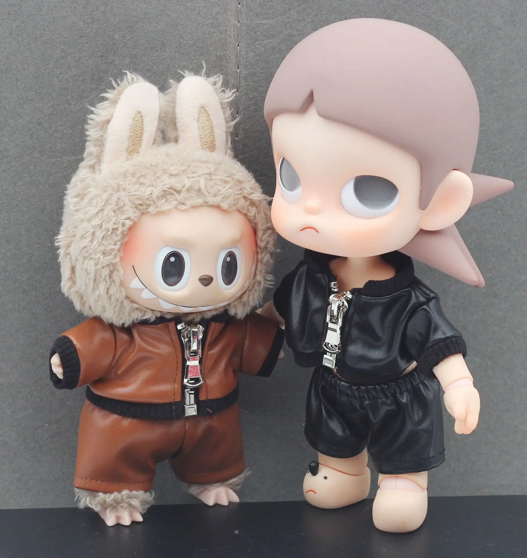 ملابس جلدية فاسق لـ 17 سنتيمتر 1/2/3 Gen Labubu غازي شقيقة السائق سترة مجموعة في 4 ألوان (أسود/أحمر/أبيض/بني) قماش قابل للتغيير #6