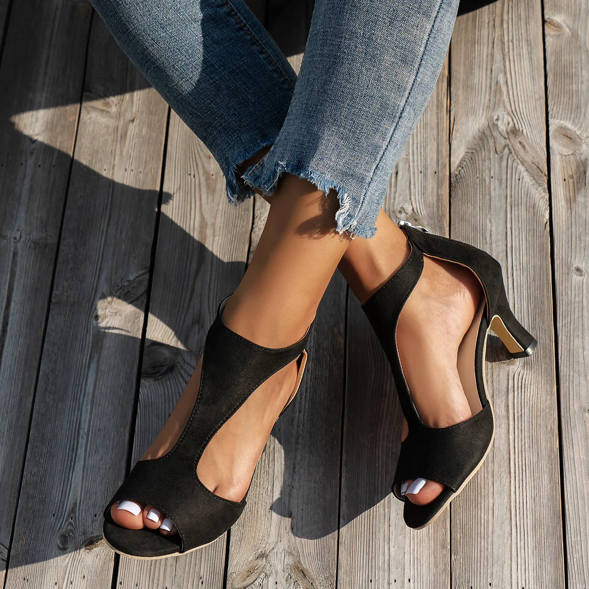 

Европейские и американские летние туфли с задней молнией и открытым носком, размер 41, модные сандалии на тонком каблуке с боковой вентиляцией, римские сандалии, большие размеры 43.