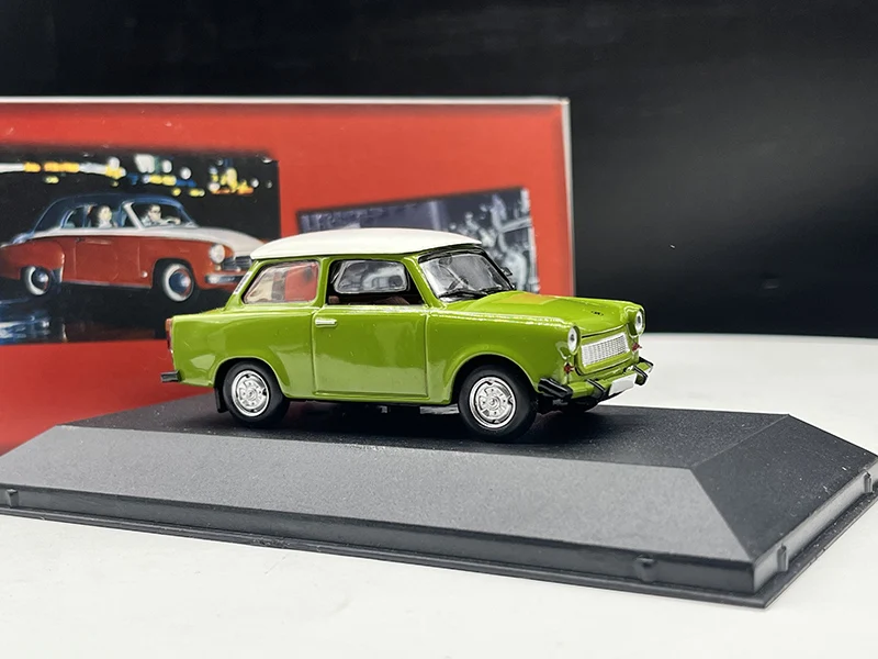 Atlas 1:43 Scale Diecast Alloy DDR Trabant 601 Vintage Toy Cars Model Classic Nostalgia Adult Collection Souvenir Static Display