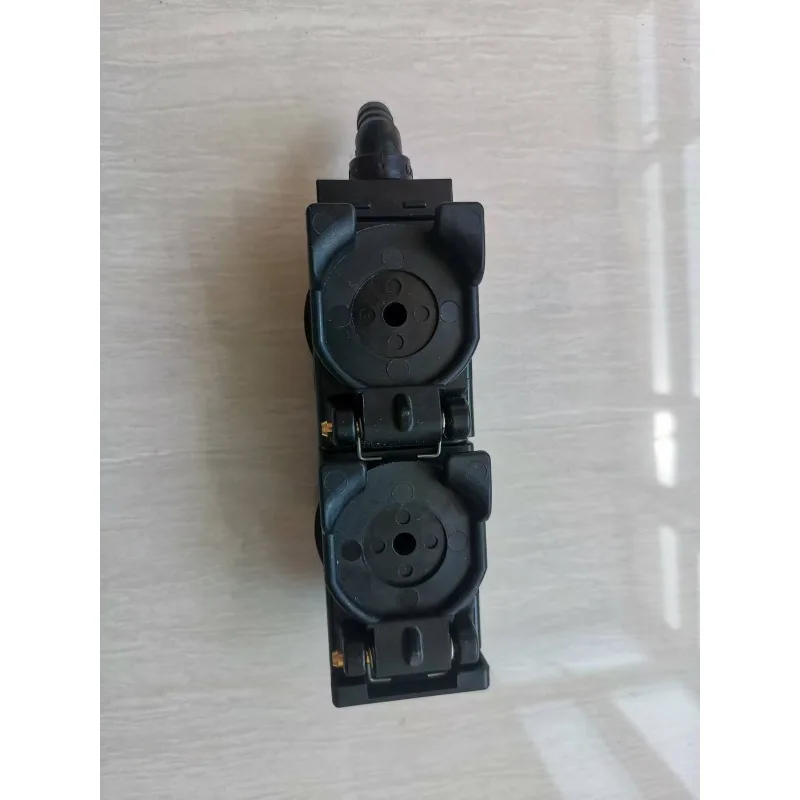 Genuine Quick Coupler Dust Cover Tractor Parts for Case New Holland 1404B 2104 2304